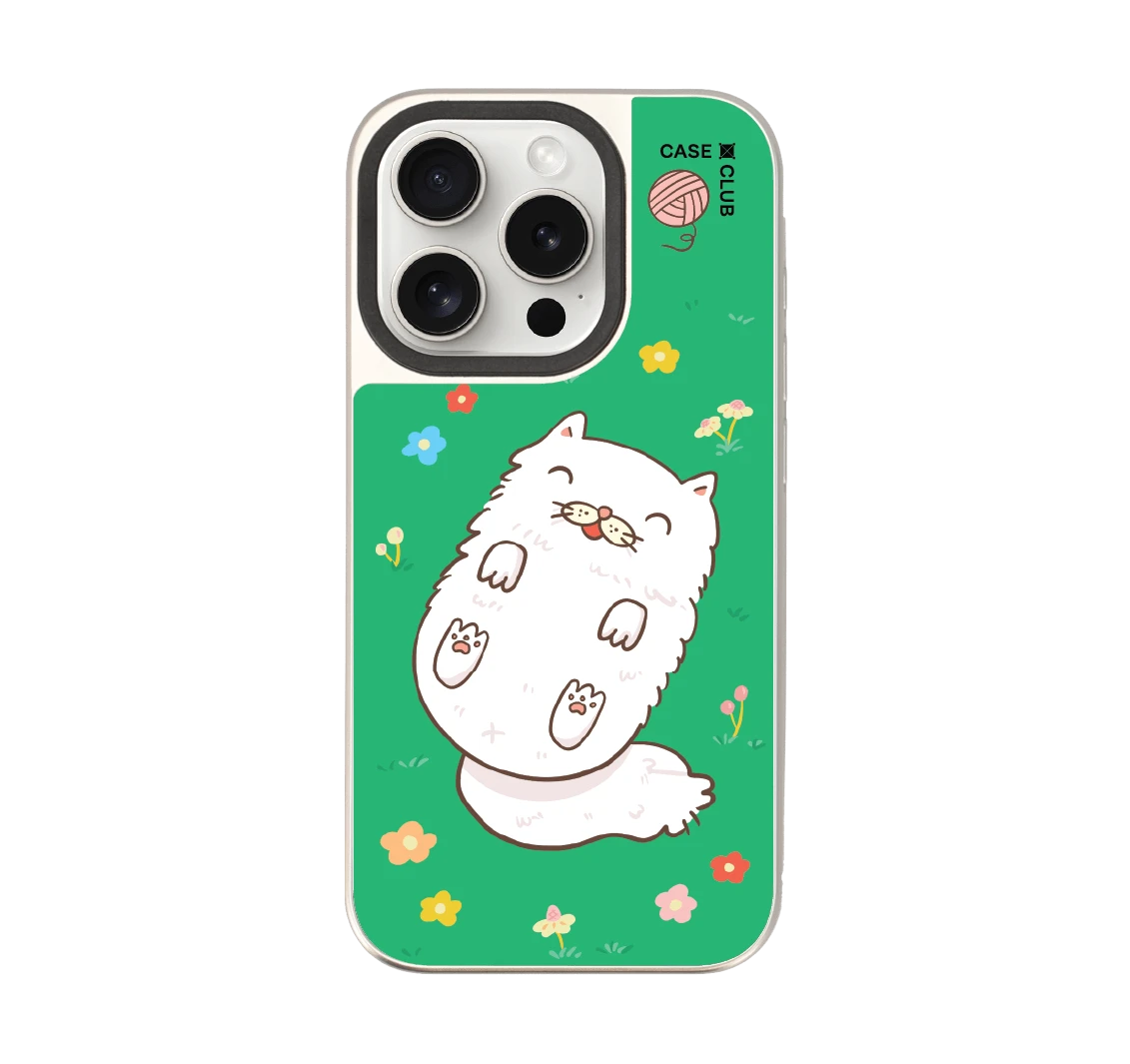 persian cat in the garden